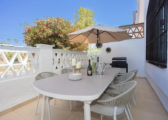 Beautiful La Maestranza Close To Rdr515 Appartamento Marbella